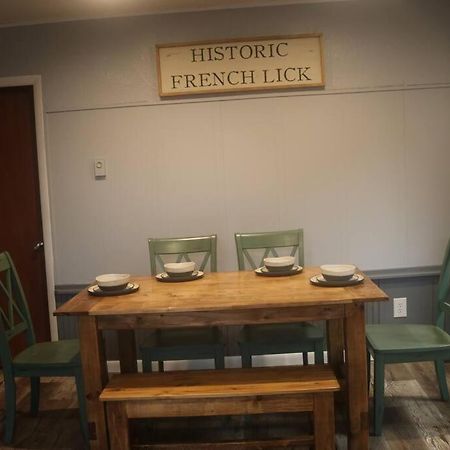 Villa Caddy Corner Has A Hot Tub Just Outside Of Town French Lick Exterior foto