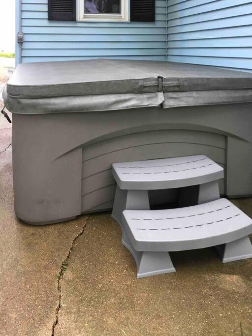 Villa Caddy Corner Has A Hot Tub Just Outside Of Town French Lick Exterior foto
