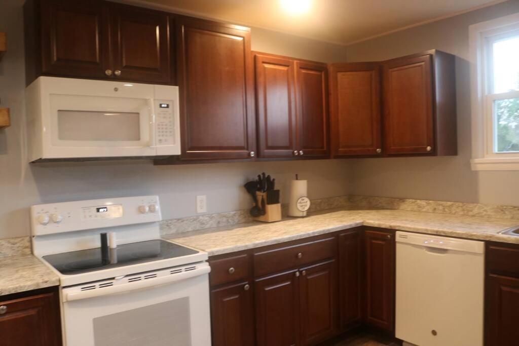 Villa Caddy Corner Has A Hot Tub Just Outside Of Town French Lick Exterior foto