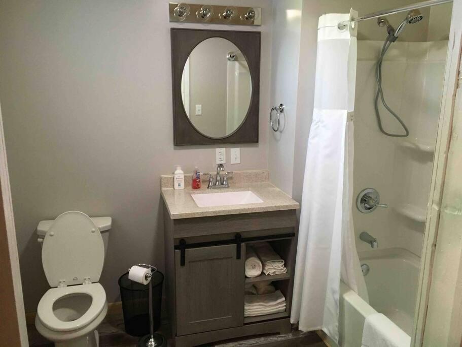 Villa Caddy Corner Has A Hot Tub Just Outside Of Town French Lick Exterior foto
